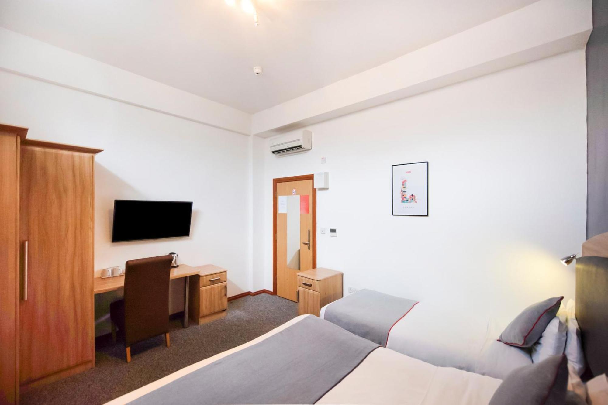 Arinza Hotel, London