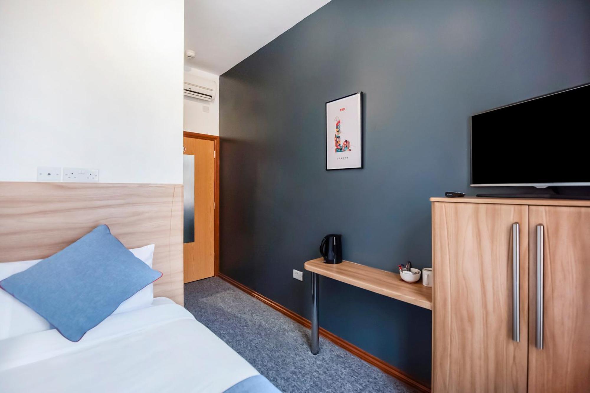 Arinza Hotel, London Ilford