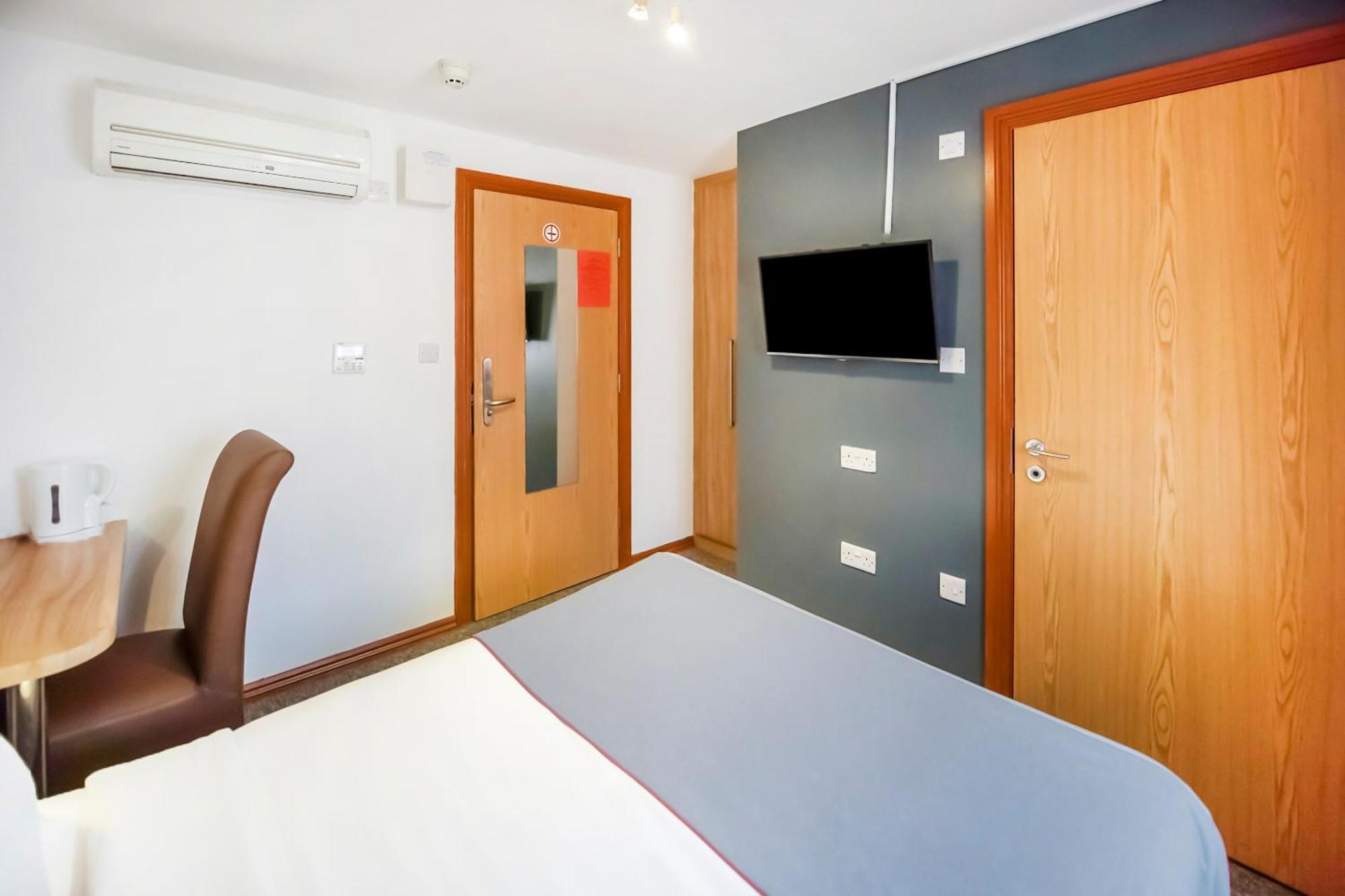 Arinza Hotel, London 3* Ilford