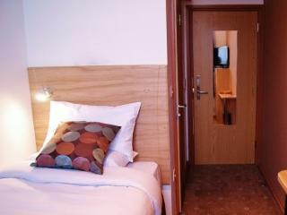 Arinza Hotel, London Ilford